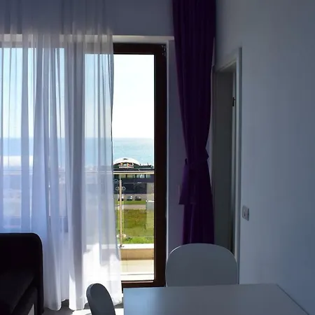 Sea View 公寓 马马亚